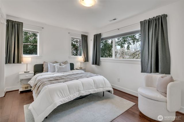 5942 21st Avenue SW, Seattle, WA 98106