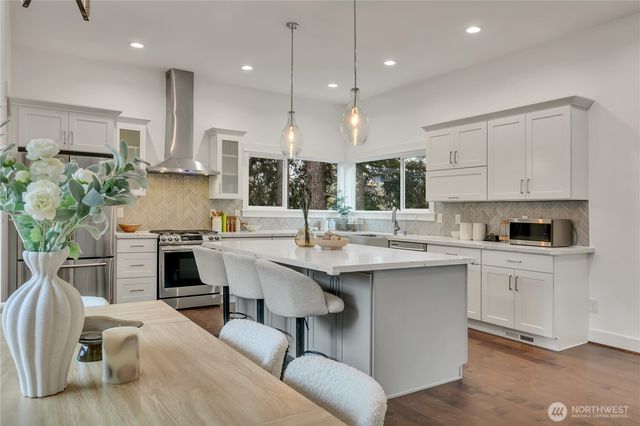 5942 21st Avenue SW, Seattle, WA 98106