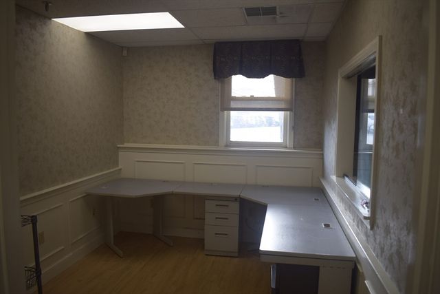 3 Baldwin Green Cmn 104, Woburn, MA 01801