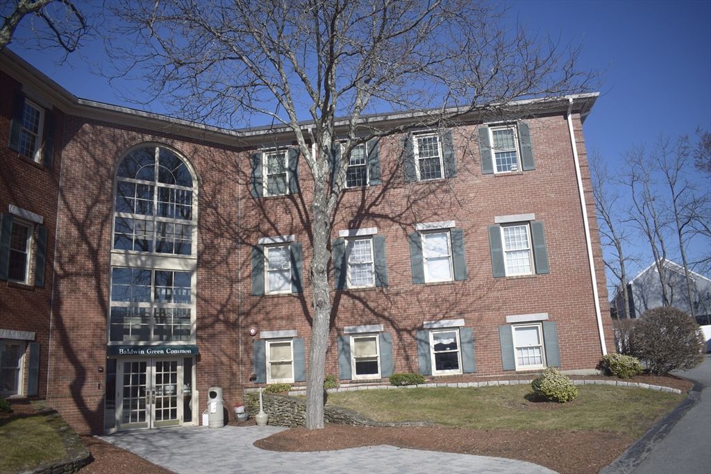 3 Baldwin Green Cmn 104, Woburn, MA 01801