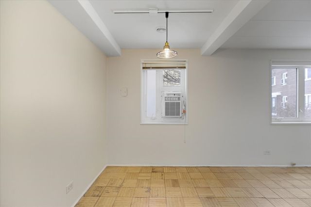 7206 Oak Avenue 1SW, River Forest, IL 60305