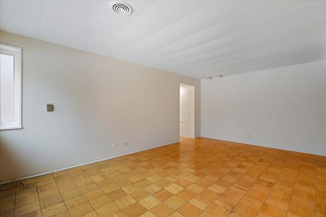 7206 Oak Avenue 1SW, River Forest, IL 60305