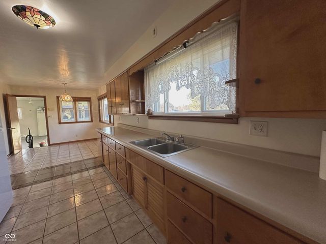 3827 E State Road 236, Anderson, IN 46017