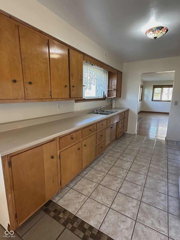 3827 E State Road 236, Anderson, IN 46017