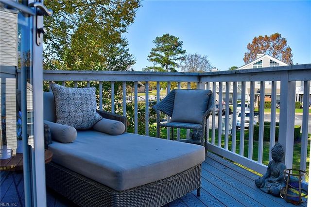 5080 Heathglen CIR, Virginia Beach, VA 23456