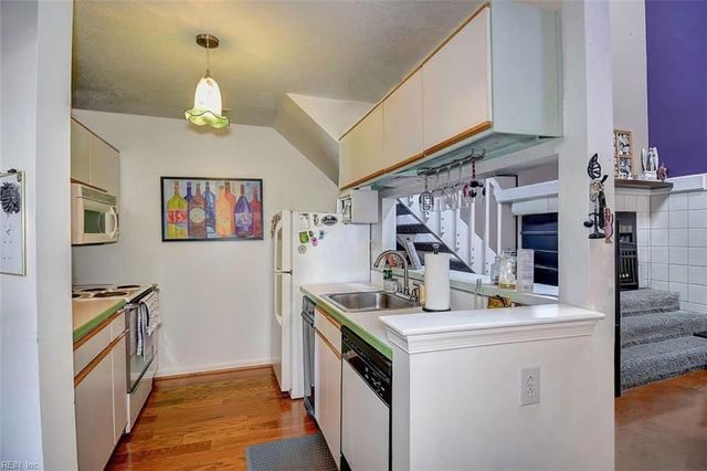 5080 Heathglen CIR, Virginia Beach, VA 23456