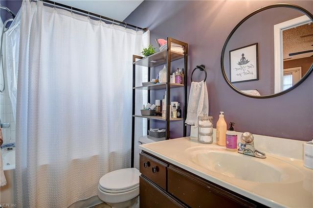 5080 Heathglen CIR, Virginia Beach, VA 23456