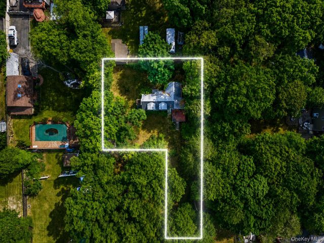 47 Bayonne Avenue, Central Islip, NY 11722