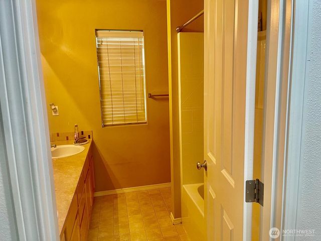 630 SE 67th Lane SE, Auburn, WA 98092