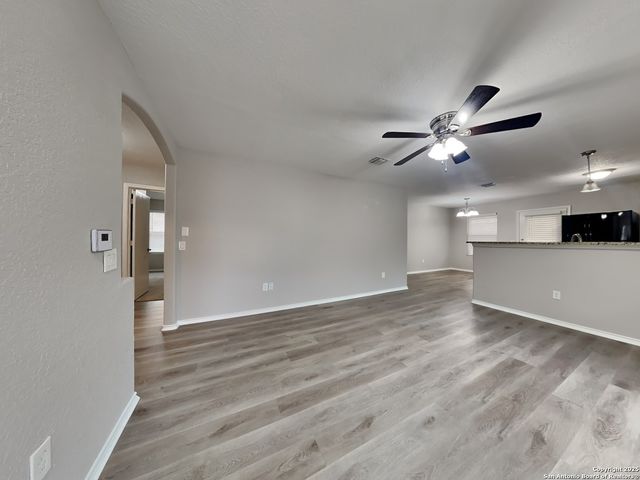 6647 Hartnet, Converse, TX 78109