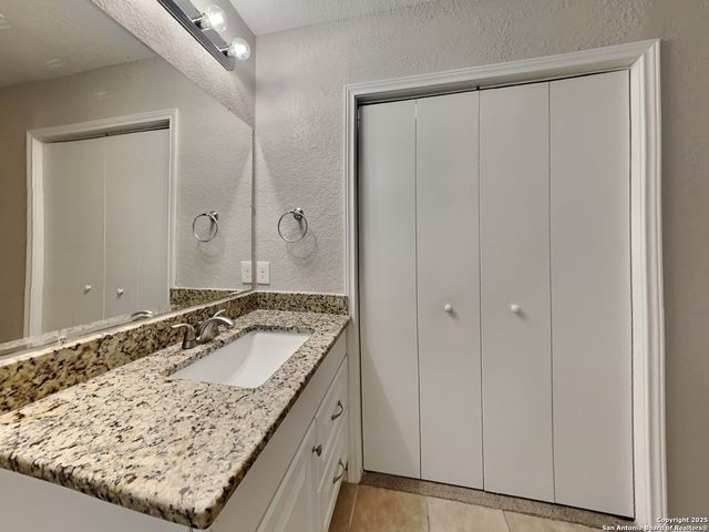 6647 Hartnet, Converse, TX 78109