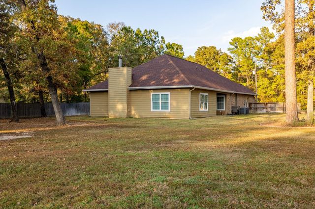 203 Lariat Lane, Livingston, TX 77351