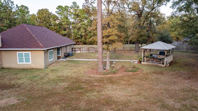 203 Lariat Lane, Livingston, TX 77351