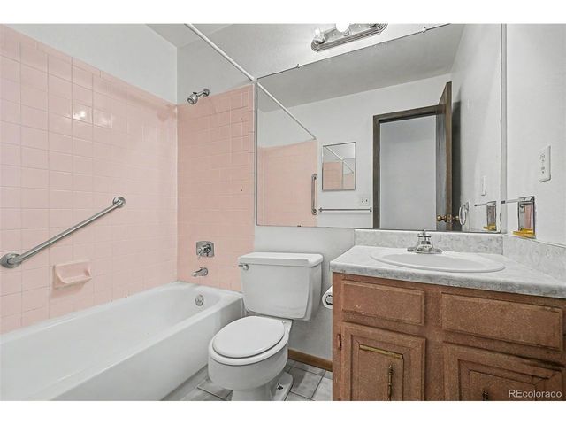 5009 Uvalda St, Denver, CO 80239