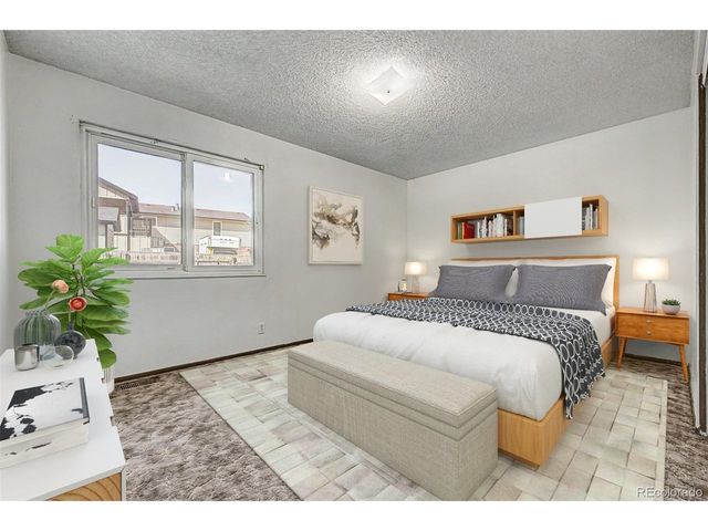 5009 Uvalda St, Denver, CO 80239