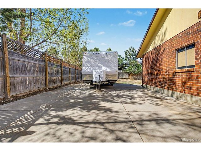 5009 Uvalda St, Denver, CO 80239