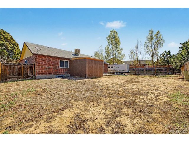 5009 Uvalda St, Denver, CO 80239