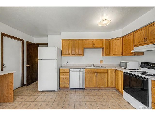 5009 Uvalda St, Denver, CO 80239