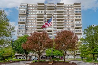 2324 Madison Road, Cincinnati, OH 45208