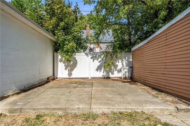 18006 Ponciana Avenue, Cleveland, OH 44135