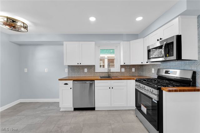 18006 Ponciana Avenue, Cleveland, OH 44135