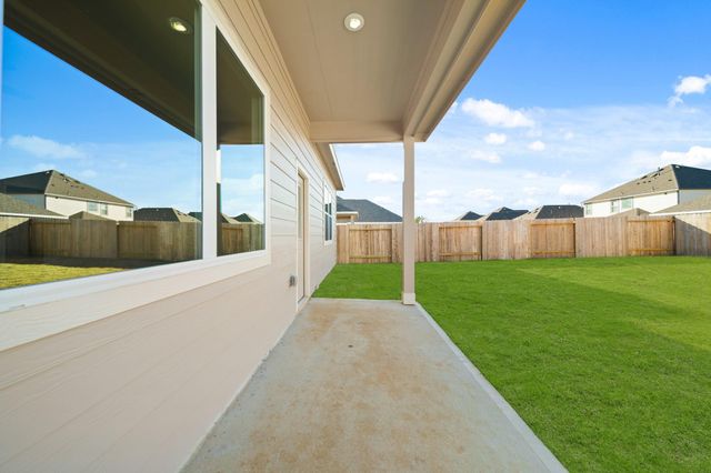 16941 Hazelnut Drive, Conroe, TX 77302