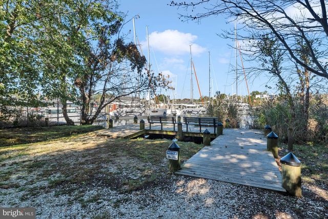 1005 HYDE PARK DR, Annapolis, MD 21403