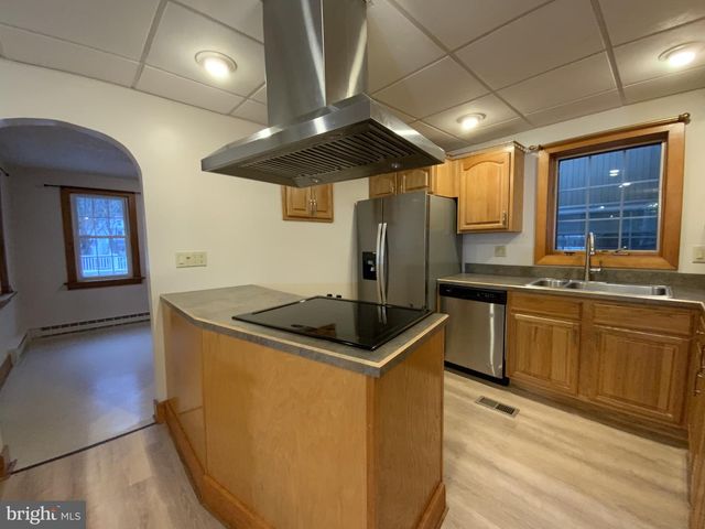 1100 CENTER ST, Coal Township, PA 17866