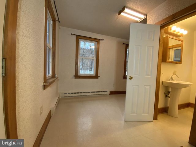 1100 CENTER ST, Coal Township, PA 17866