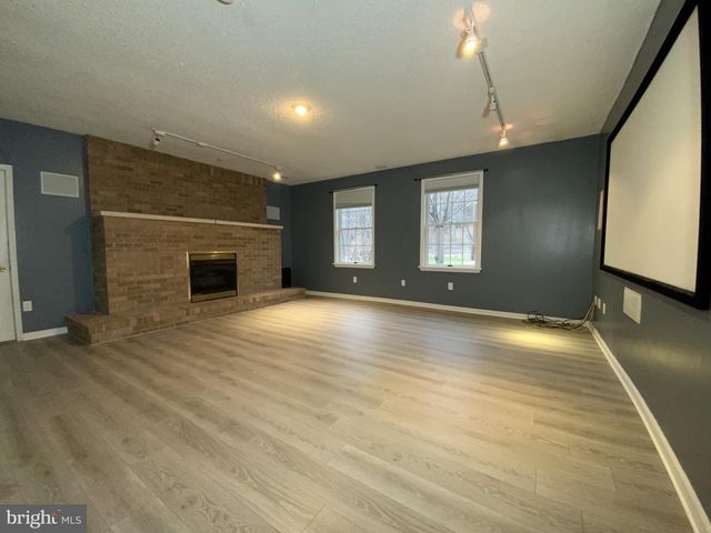 1100 CENTER ST, Coal Township, PA 17866