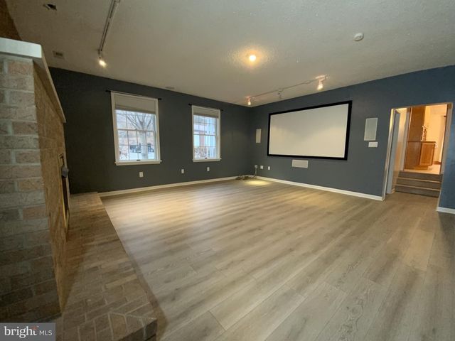 1100 CENTER ST, Coal Township, PA 17866