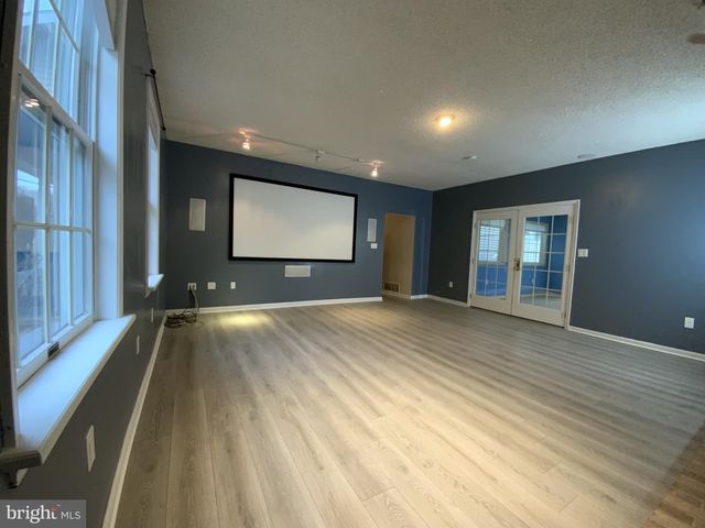 1100 CENTER ST, Coal Township, PA 17866