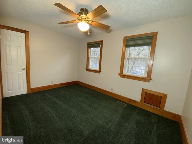 1100 CENTER ST, Coal Township, PA 17866