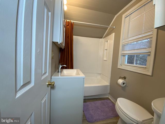 1100 CENTER ST, Coal Township, PA 17866