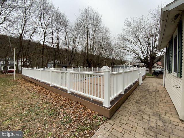 1100 CENTER ST, Coal Township, PA 17866