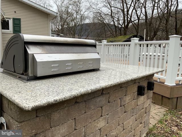 1100 CENTER ST, Coal Township, PA 17866