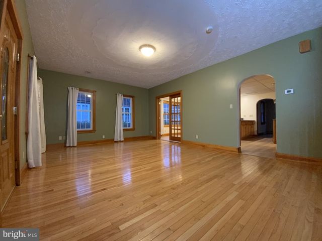 1100 CENTER ST, Coal Township, PA 17866