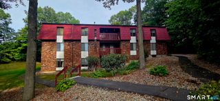 10 Woodsedge Drive 4B, Newington, CT 06111