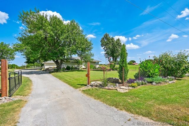 14223 N Memorial Drive, Collinsville, OK 74021