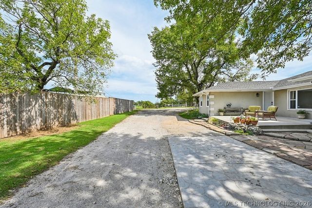 14223 N Memorial Drive, Collinsville, OK 74021