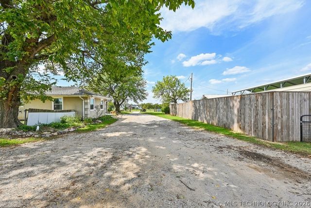 14223 N Memorial Drive, Collinsville, OK 74021