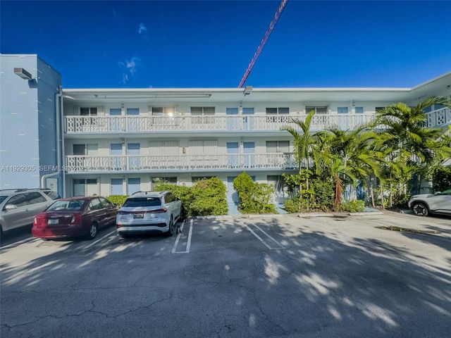 1120 102nd St 6, Bay Harbor Islands, FL 33154