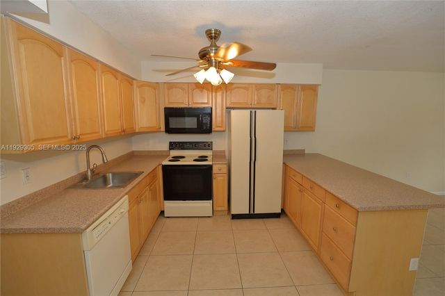 1120 102nd St 6, Bay Harbor Islands, FL 33154