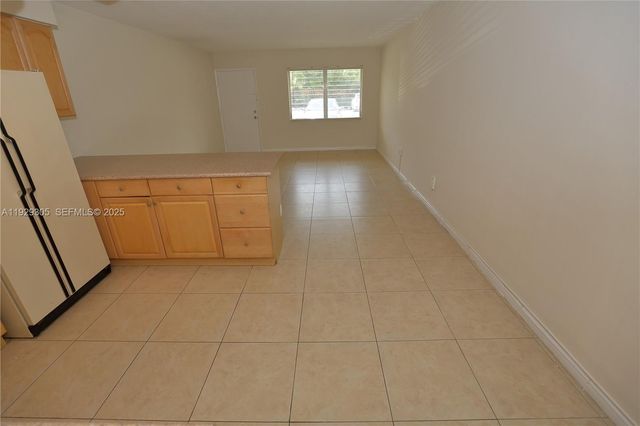 1120 102nd St 6, Bay Harbor Islands, FL 33154