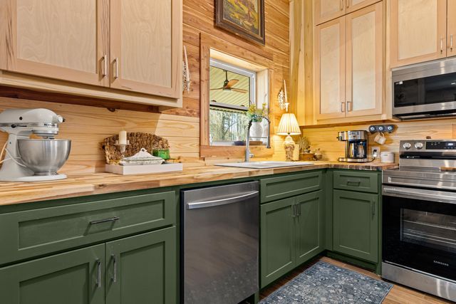 189 Dale Lane, Avinger, TX 75630