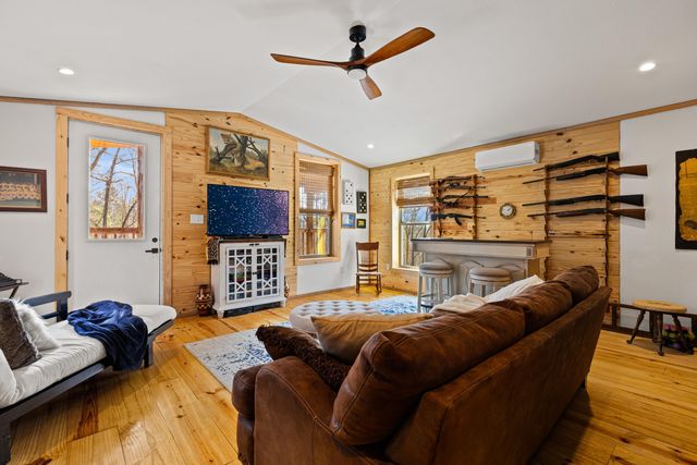 189 Dale Lane, Avinger, TX 75630