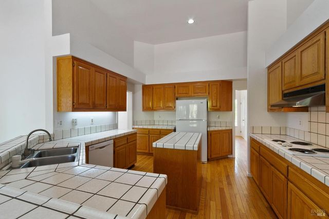 2988 Rustle Ct, Fairfield, CA 94534