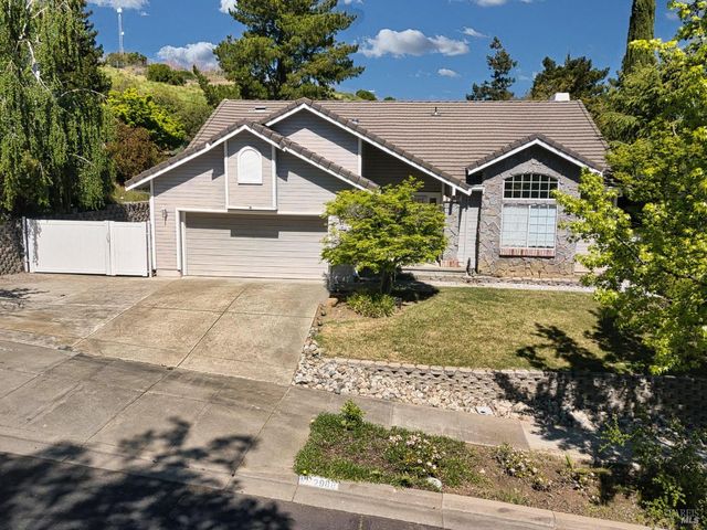 2988 Rustle Ct, Fairfield, CA 94534