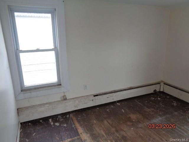 19 E 10th Road, Broad Channel, NY 11693