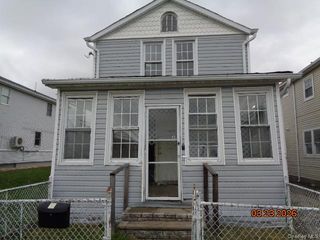 19 E 10th Road, Broad Channel, NY 11693